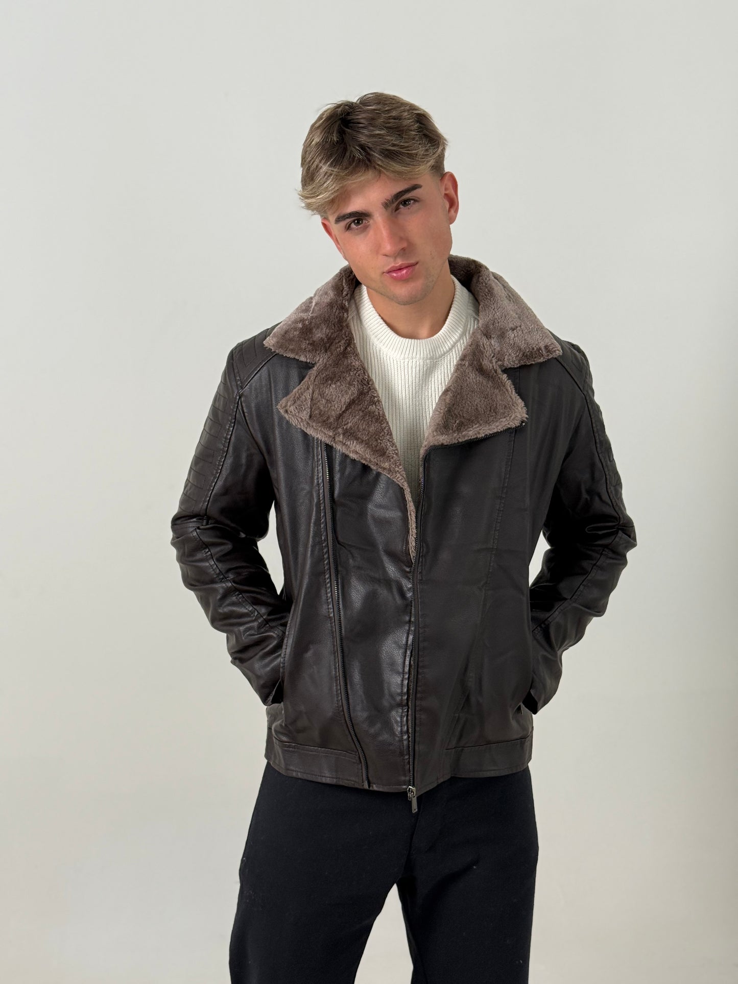 Chaqueta Gamulán Hombre Cafe – Abrigada y Moderna