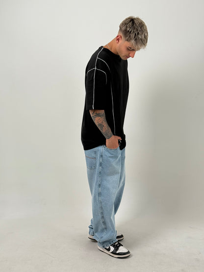 Remera Oversize Líneas Laterales – Negra