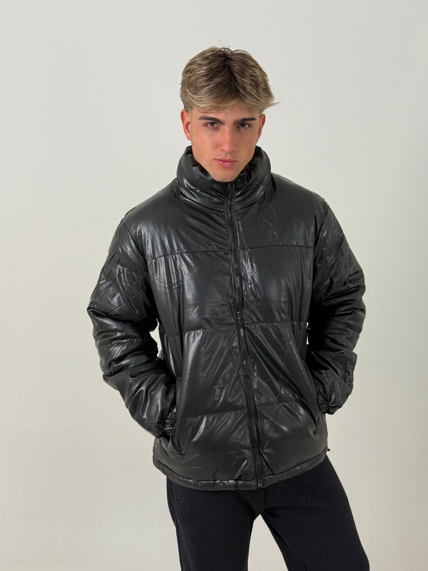 Campera Puffer Negra Ejecutiva