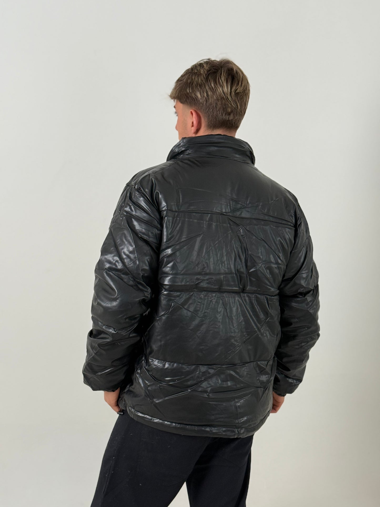 Campera Puffer Negra Ejecutiva