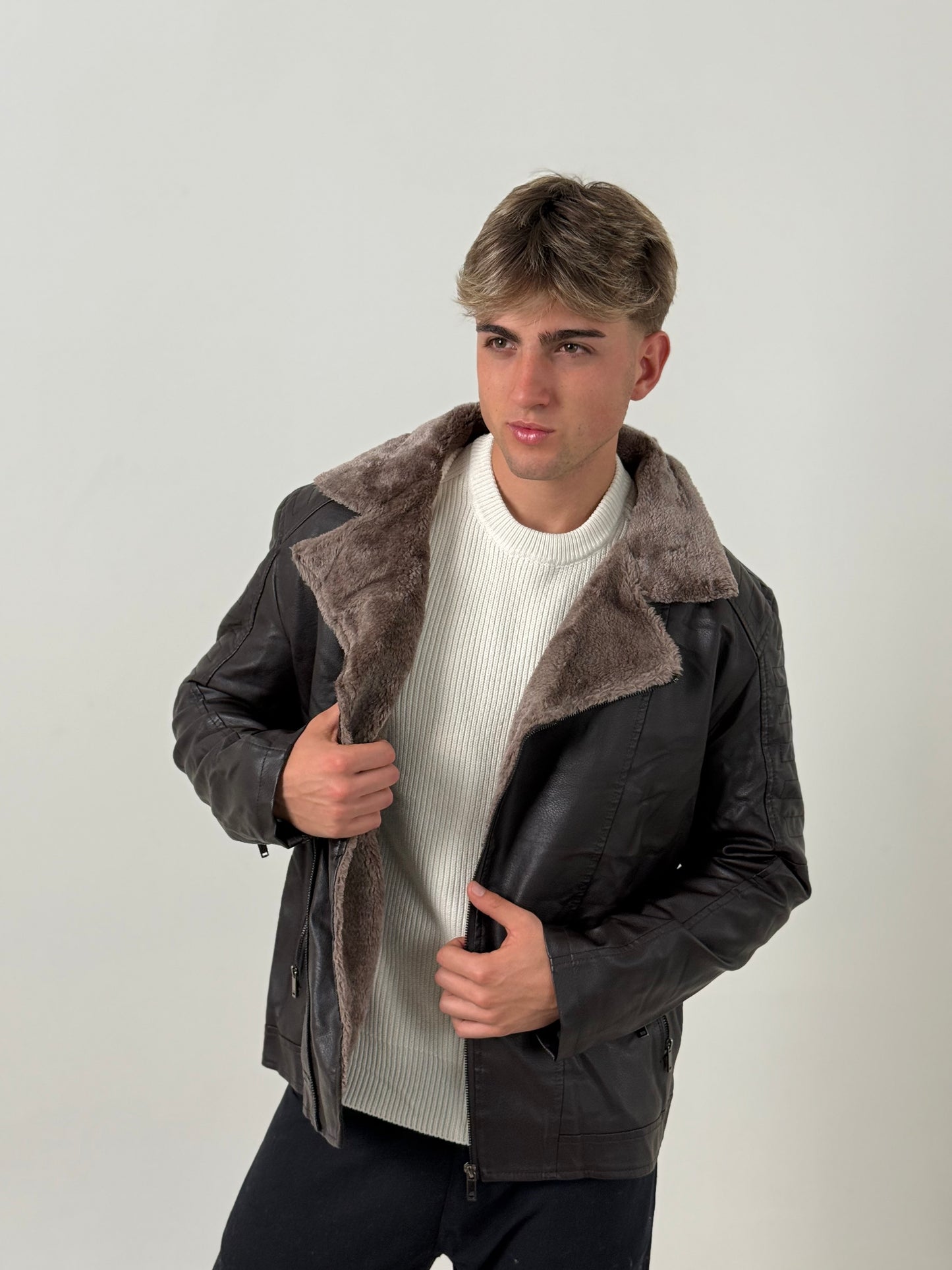 Chaqueta Gamulán Hombre Cafe – Abrigada y Moderna