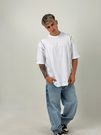 Remera Oversize Líneas Laterales – Blanca