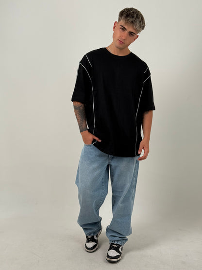 Remera Oversize Líneas Laterales – Negra