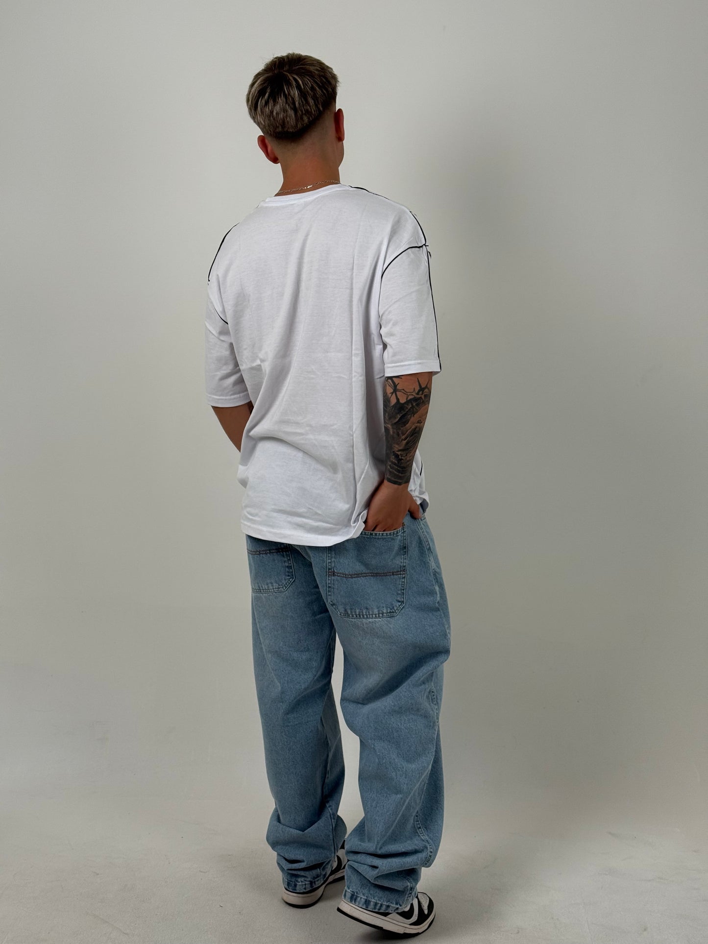 Remera Oversize Líneas Laterales – Blanca