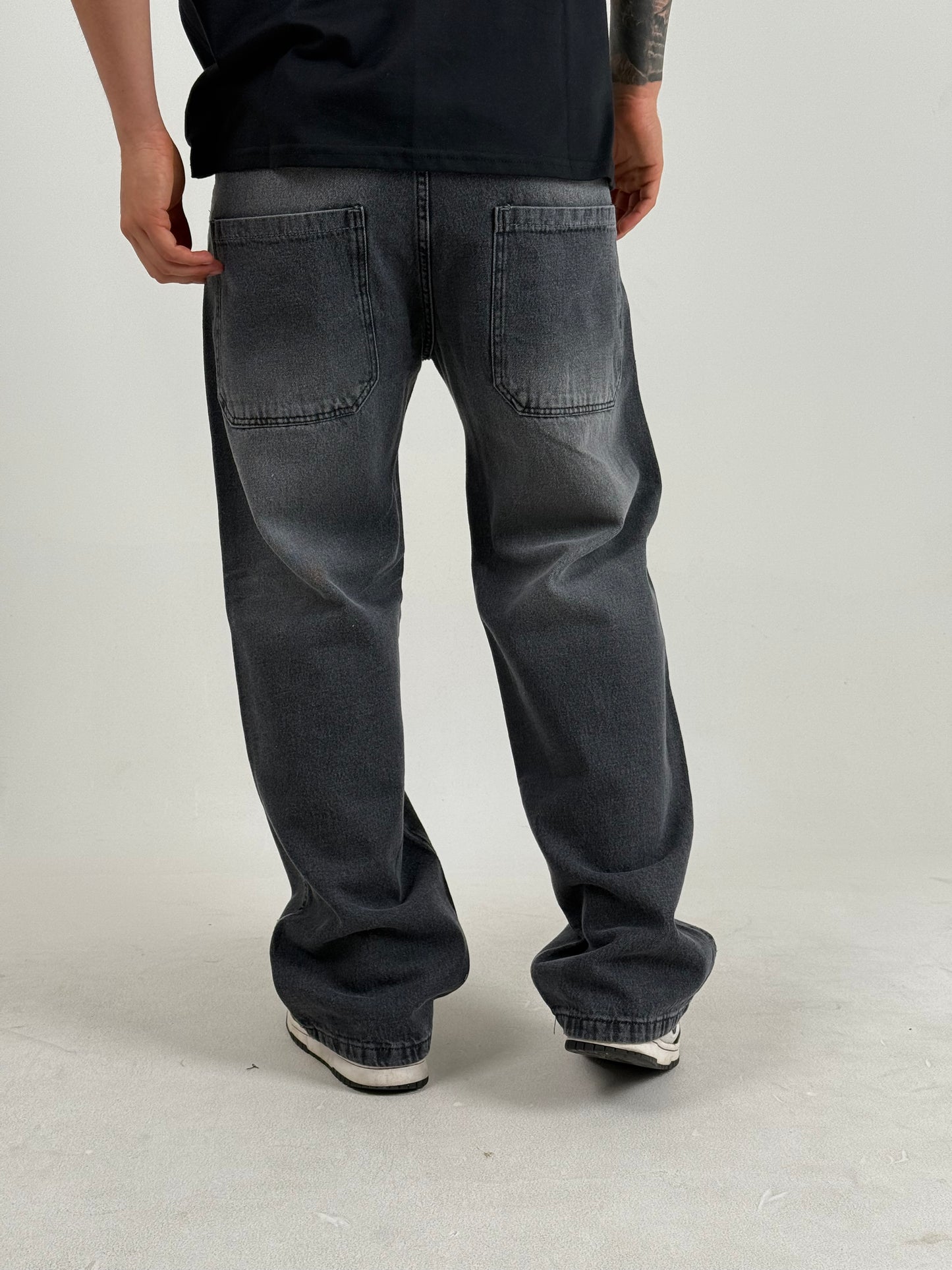 Jean Mom Fit – Gris Oscuro
