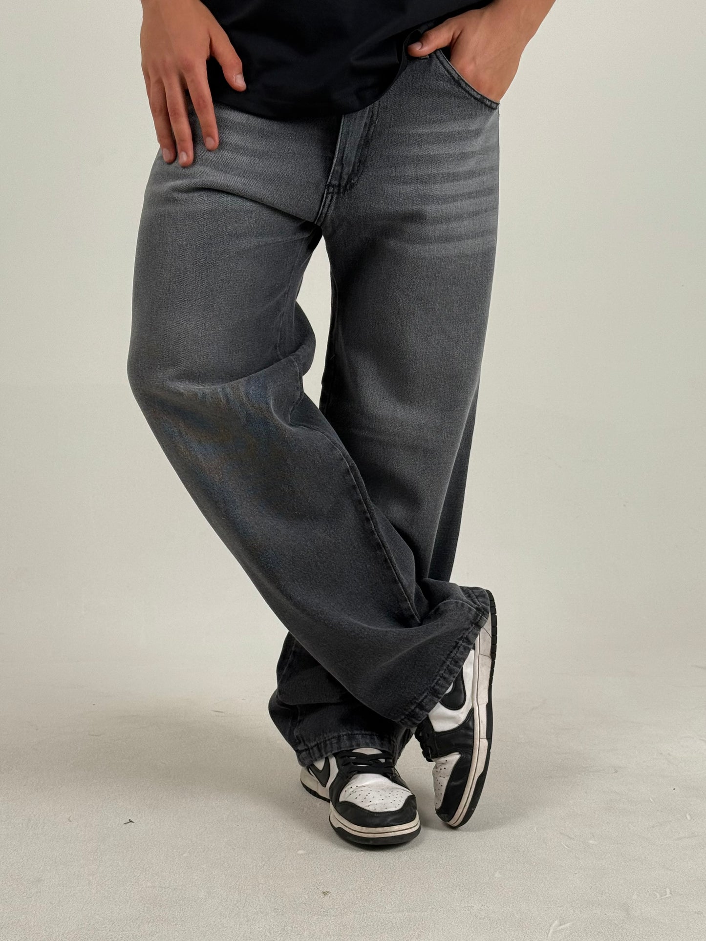 Jean Mom Fit – Gris Oscuro